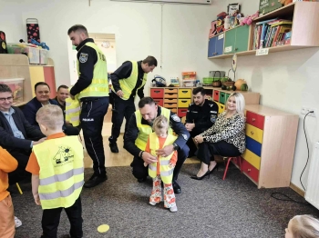 fa212a64-f46a-41db-9c0f-f7c8ac860db6