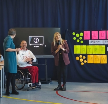 a1413e1b-03bc-40d3-870a-cd02a7447bf1