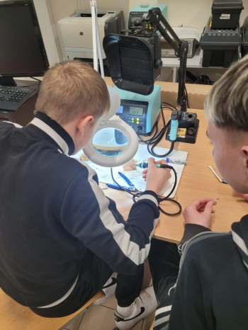 f4e412d9-b958-44ff-aee2-47386fb7d68a