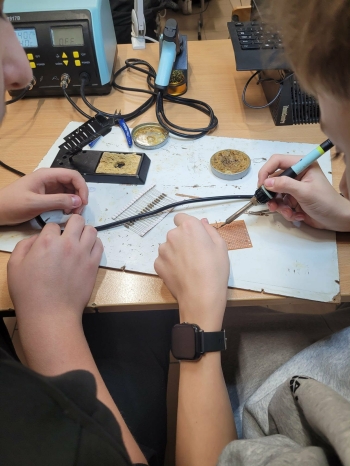 fe95e356-af48-4e8f-acae-373fc9f68b06