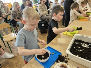 1f767250-5791-4d54-bc0d-1f00897d5c70