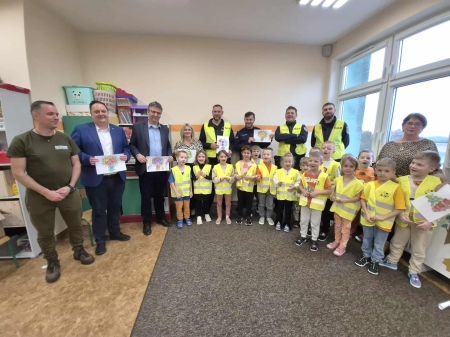 Wizyta Komendanta Powiatowego Policji w Chojnicach  oraz przedstawicieli władz gminnych  w